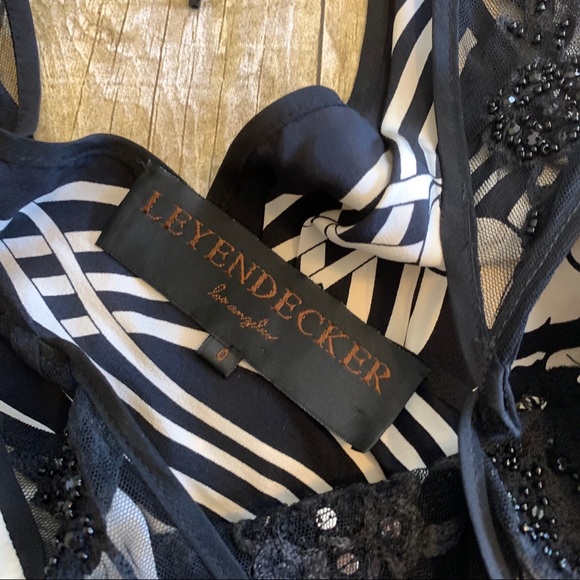 Leyendecker silk black & white beaded blouse Sz 0 - Picture 3 of 5